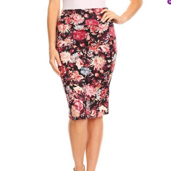 🎉HP🎉 🌸Floral Pencil Skirt 🌸 - Picture 2 of 8